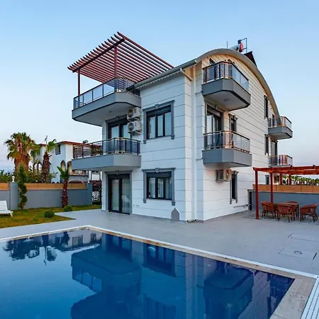 With Jacuzzi, Sauna, And Pool For 7 People In Serik, - Awz 167 וילה *