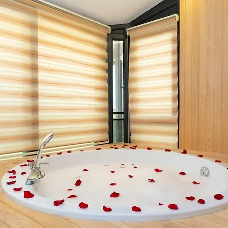 With Jacuzzi, Sauna, And Pool For 7 People In Serik, - Awz 167 וילה *