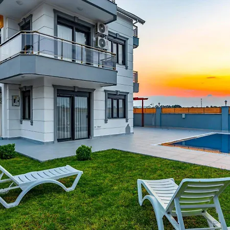With Jacuzzi, Sauna, And Pool For 7 People In Serik, - Awz 167 באלאק