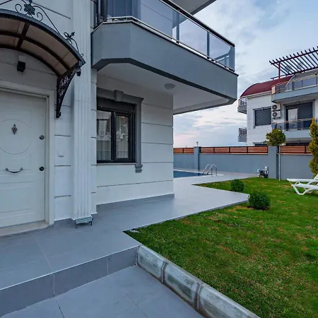 וילה With Jacuzzi, Sauna, And Pool For 7 People In Serik, - Awz 167 באלאק