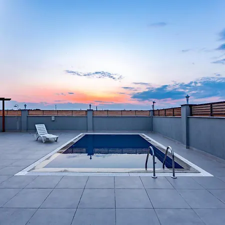 וילה With Jacuzzi, Sauna, And Pool For 7 People In Serik, - Awz 167 *